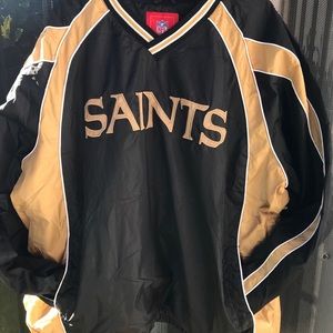 Vintage NFL Saints lightweight pullover jacket with pockets. Size XL Chest 55”